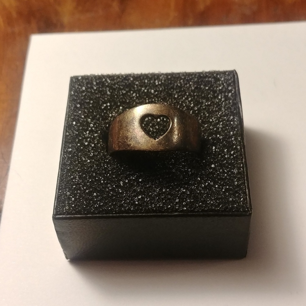 Silver heart ring